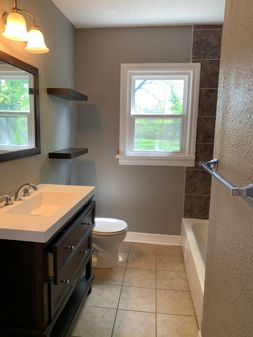 House for rent at 2412 W Lincoln St, Springfield, MO 65806