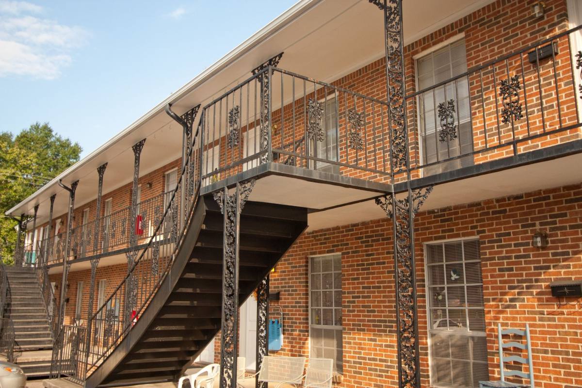 Apartment for rent at 3175 Old Columbiana Rd, Birmingham, AL 35226