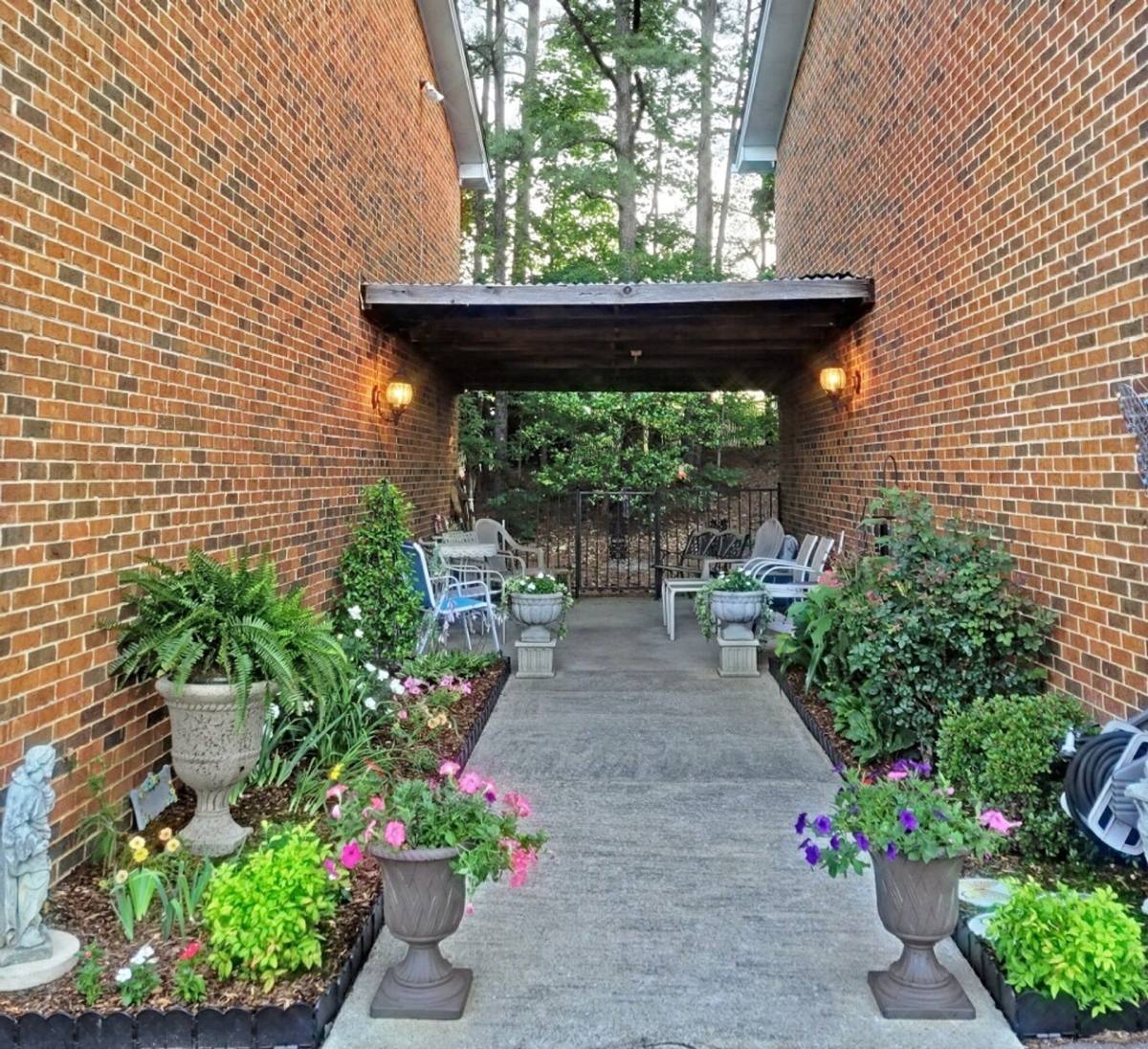 Apartment for rent at 3175 Old Columbiana Rd, Birmingham, AL 35226