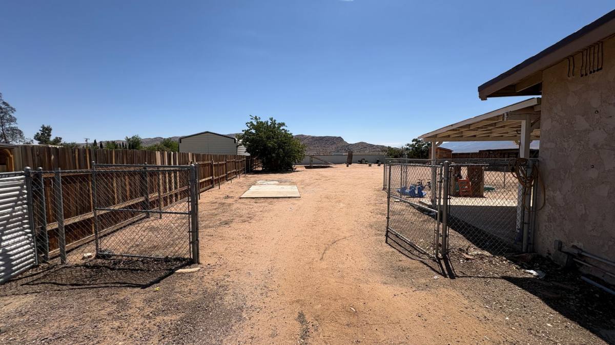 House for rent at 13207 Franceska Rd, Apple Valley, CA 92308