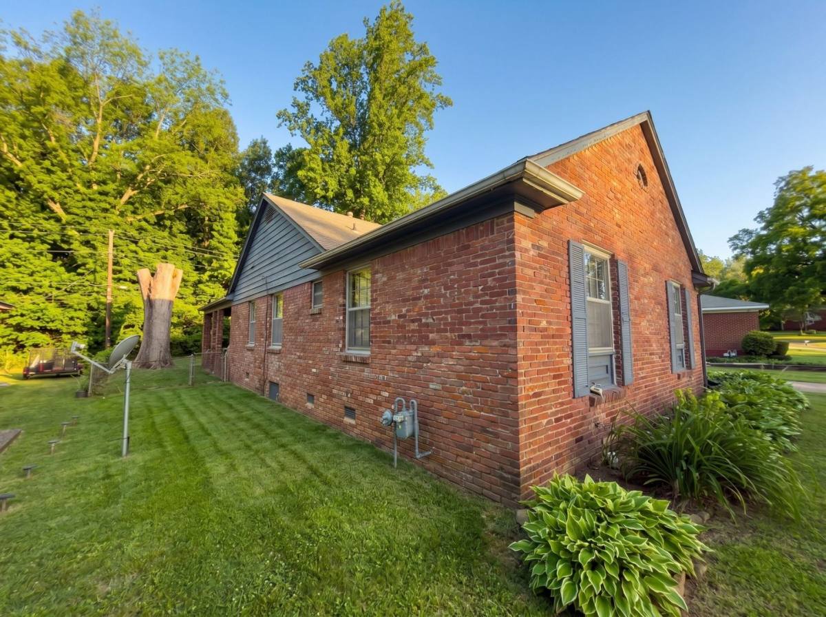 House for rent at 3103 Rainier Dr, Memphis, TN 38127