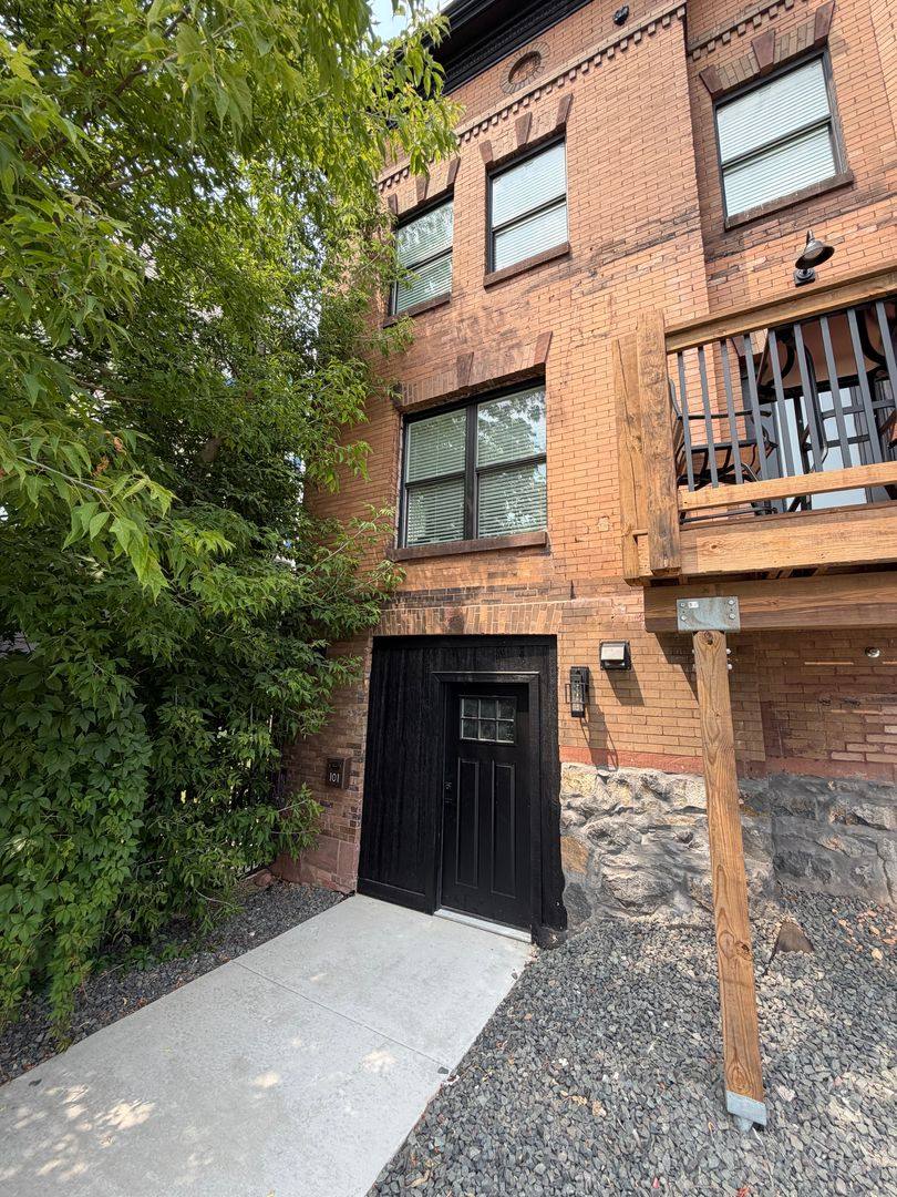 Apartment for rent at Brewery Creek Terrace, 627 E 4th St, Duluth, MN 55805