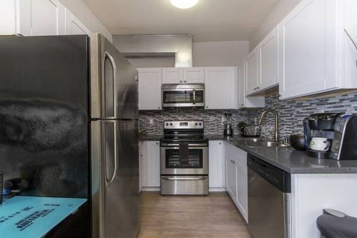 Apartment for rent at 412 S Lake St, Los Angeles, CA 90057