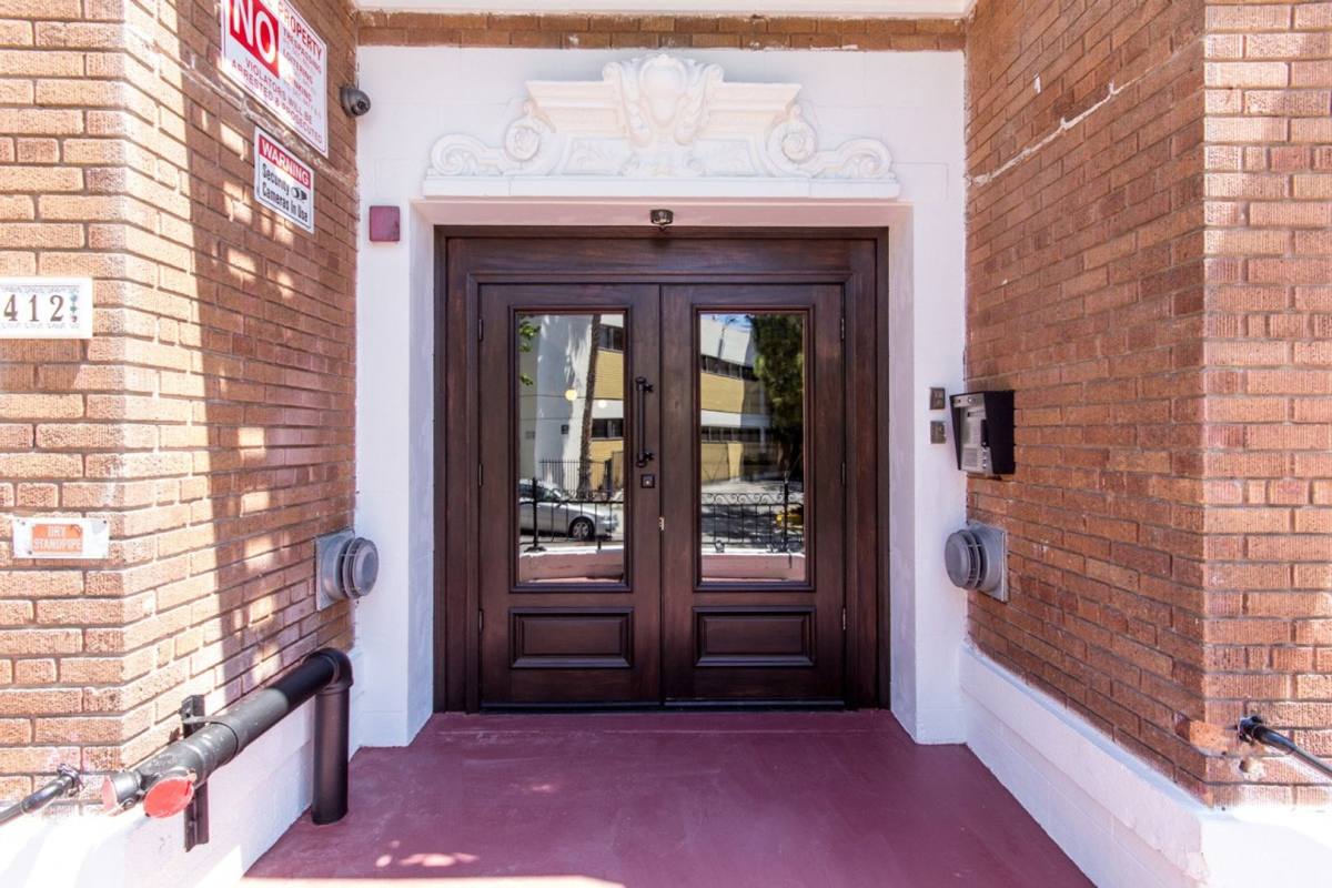 Apartment for rent at 412 S Lake St, Los Angeles, CA 90057