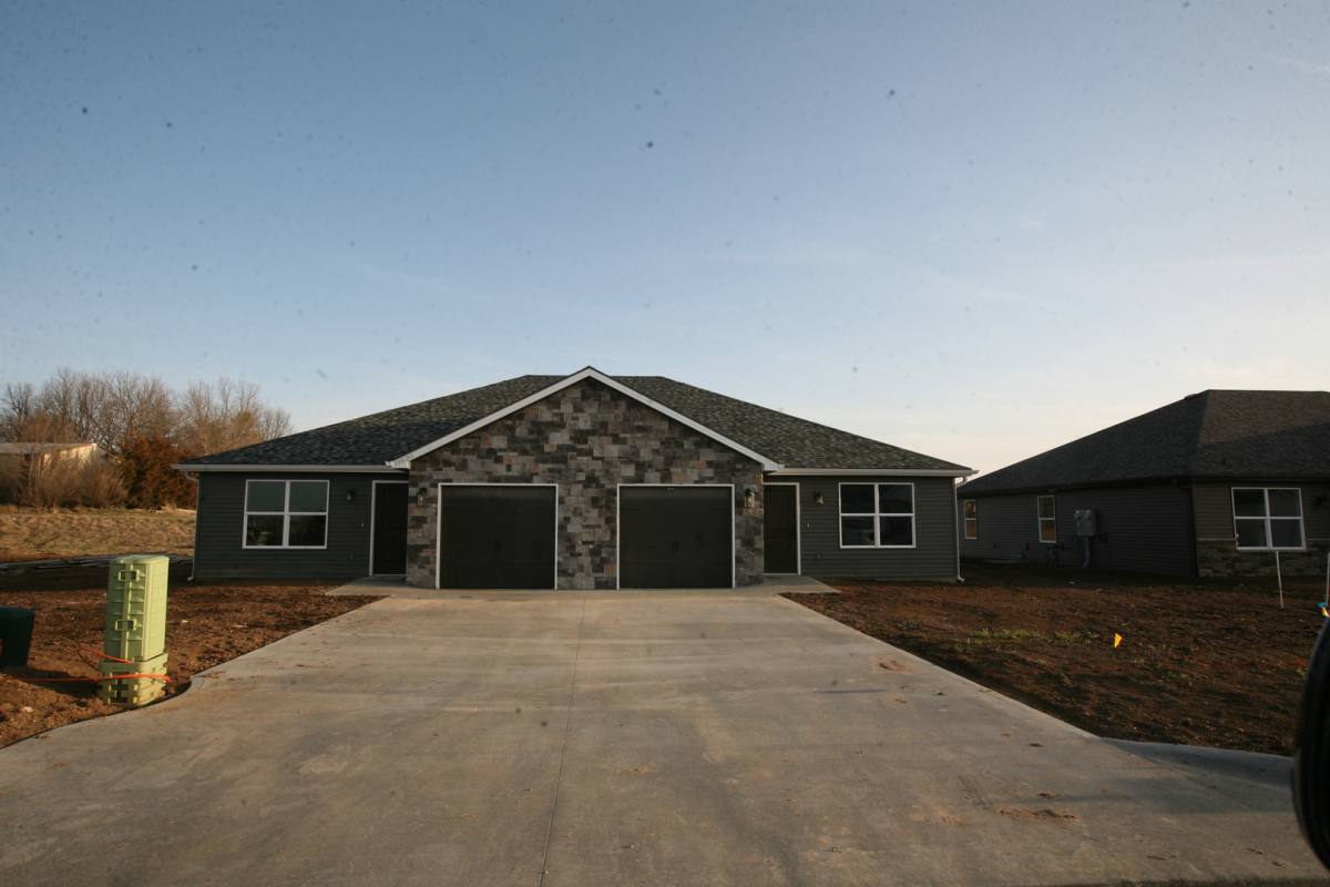 Townhouse for rent at 11820 Ridgeway Dr, Saint Joseph, MO 64505