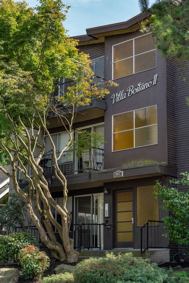 Apartment for rent at 407 N 87th St, Seattle, WA 98103