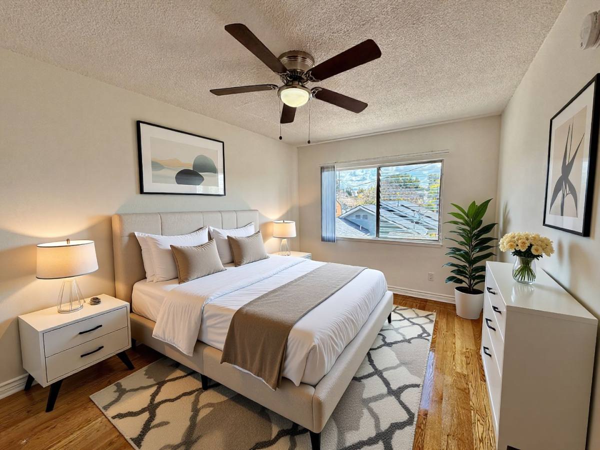 Apartment for rent at 5612 Harold Way, Los Angeles, CA 90028