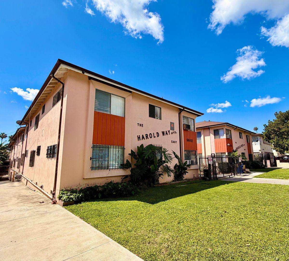 Apartment for rent at 5612 Harold Way, Los Angeles, CA 90028