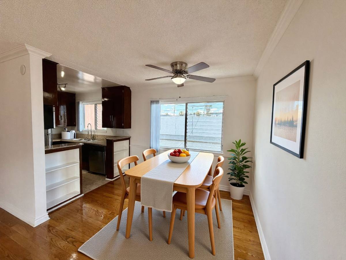Apartment for rent at 5612 Harold Way, Los Angeles, CA 90028