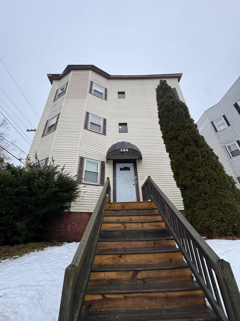 Apartment for rent at 124 Eastern Ave, Lynn, MA 01902