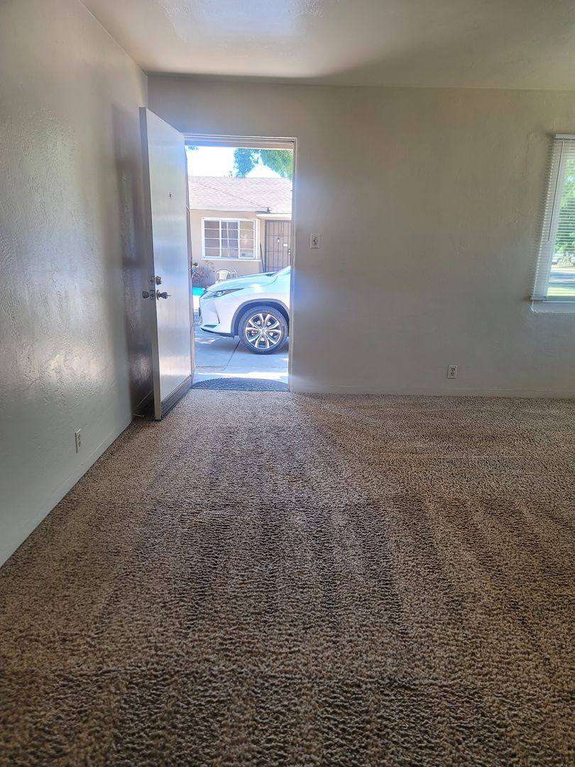 Apartment for rent at 1016 & 1018 Hackberry Ave, Modesto, CA 95350