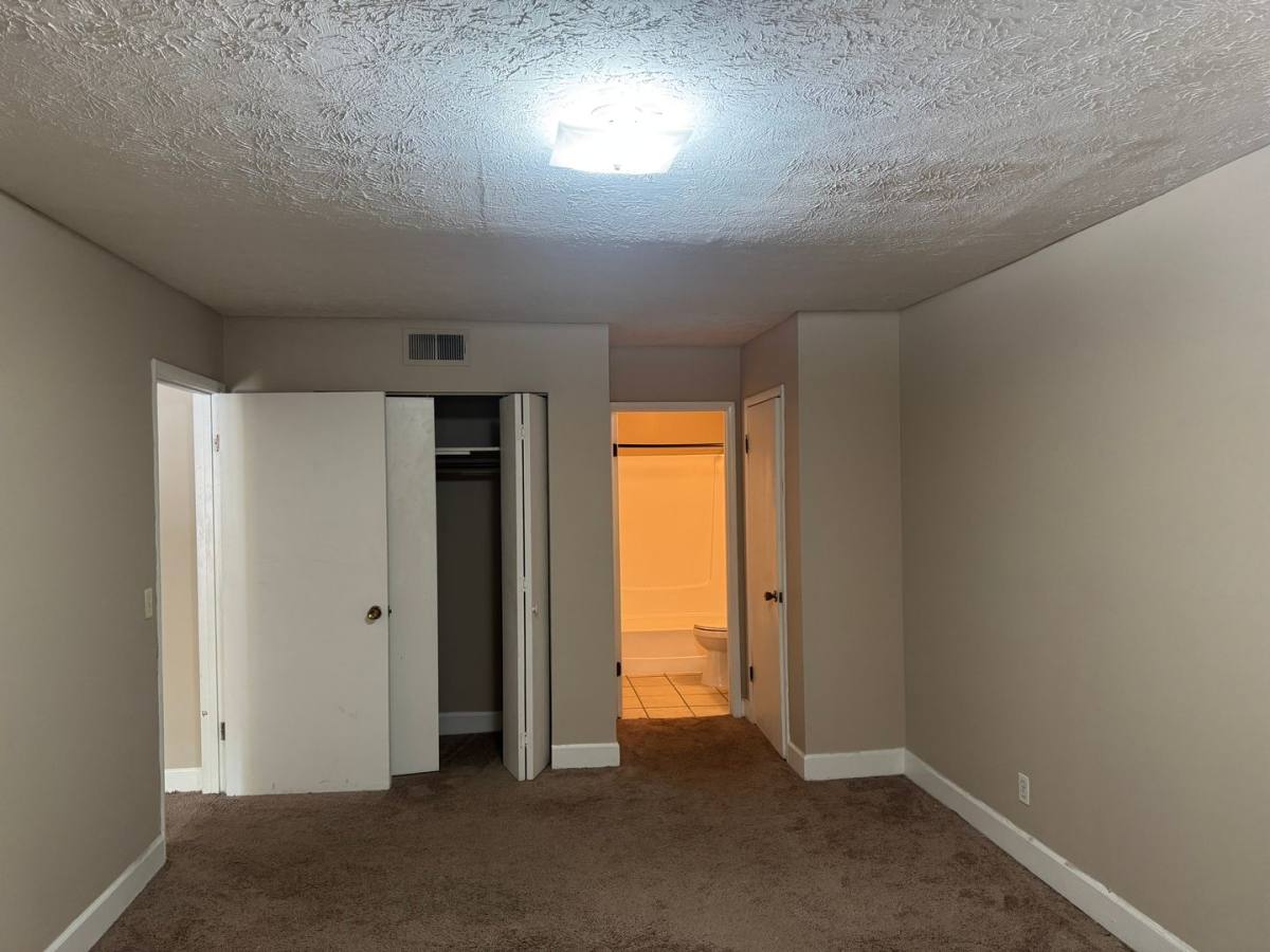 Apartment for rent at 560 Perry St, Auburn, AL 36830