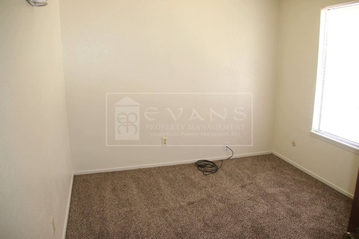 Apartment for rent at 515 S Demaree, Visalia, CA 93277