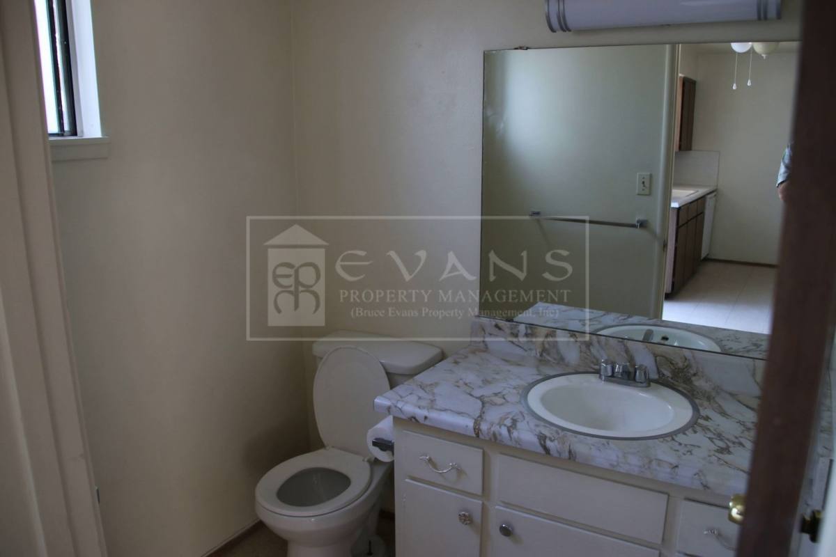 Apartment for rent at 515 S Demaree, Visalia, CA 93277