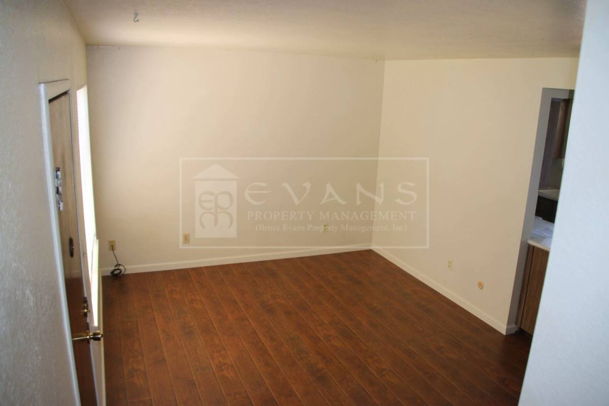 Apartment for rent at 515 S Demaree, Visalia, CA 93277