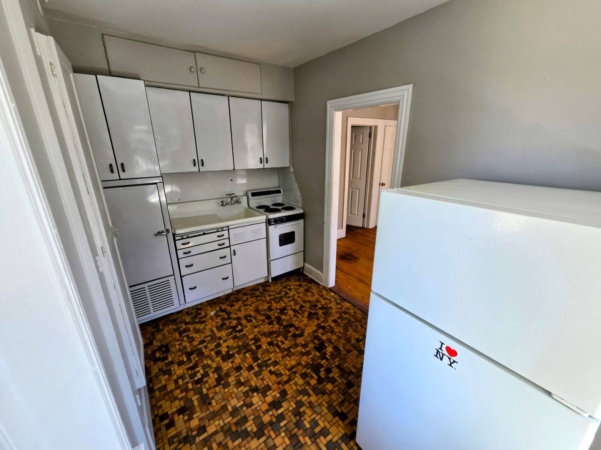 Apartment for rent at 809-811 W Linden St, Allentown, PA 18101