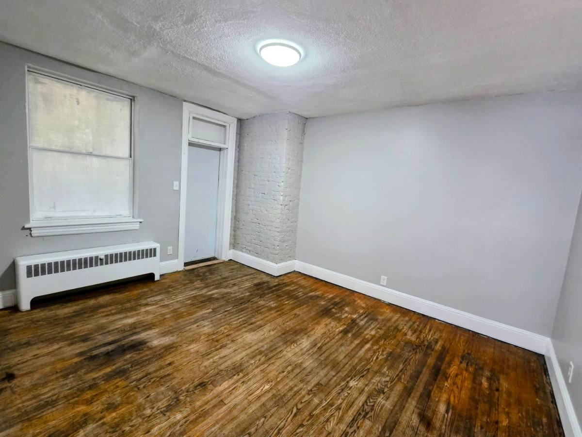 Apartment for rent at 809-811 W Linden St, Allentown, PA 18101