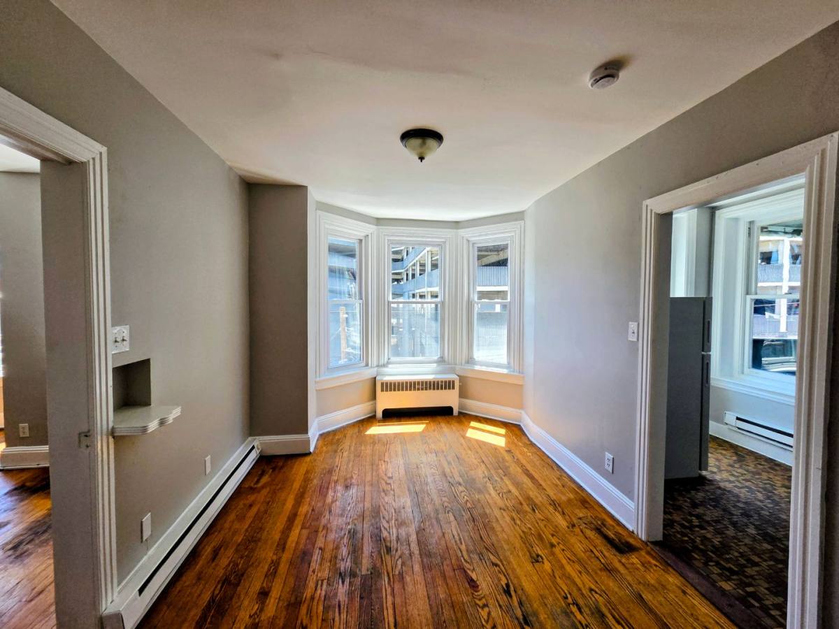 Apartment for rent at 809-811 W Linden St, Allentown, PA 18101