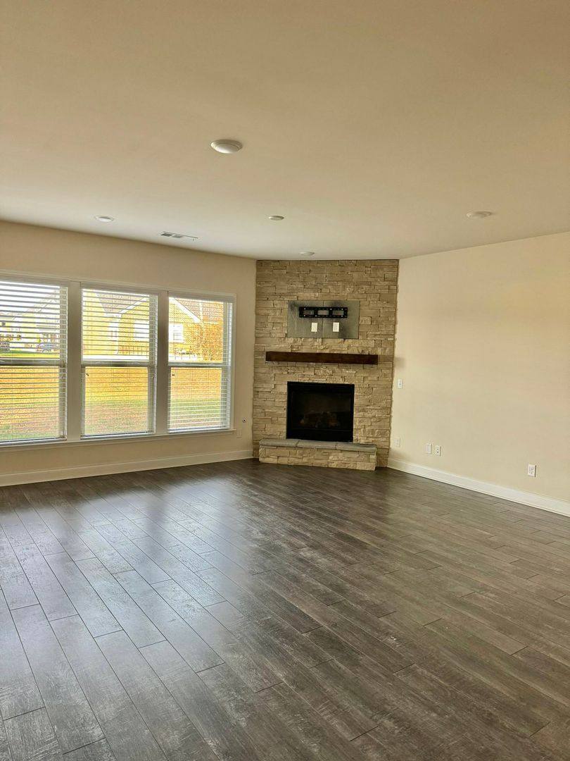 House for rent at 313 Union Pier Dr, Mount Juliet, TN 37122