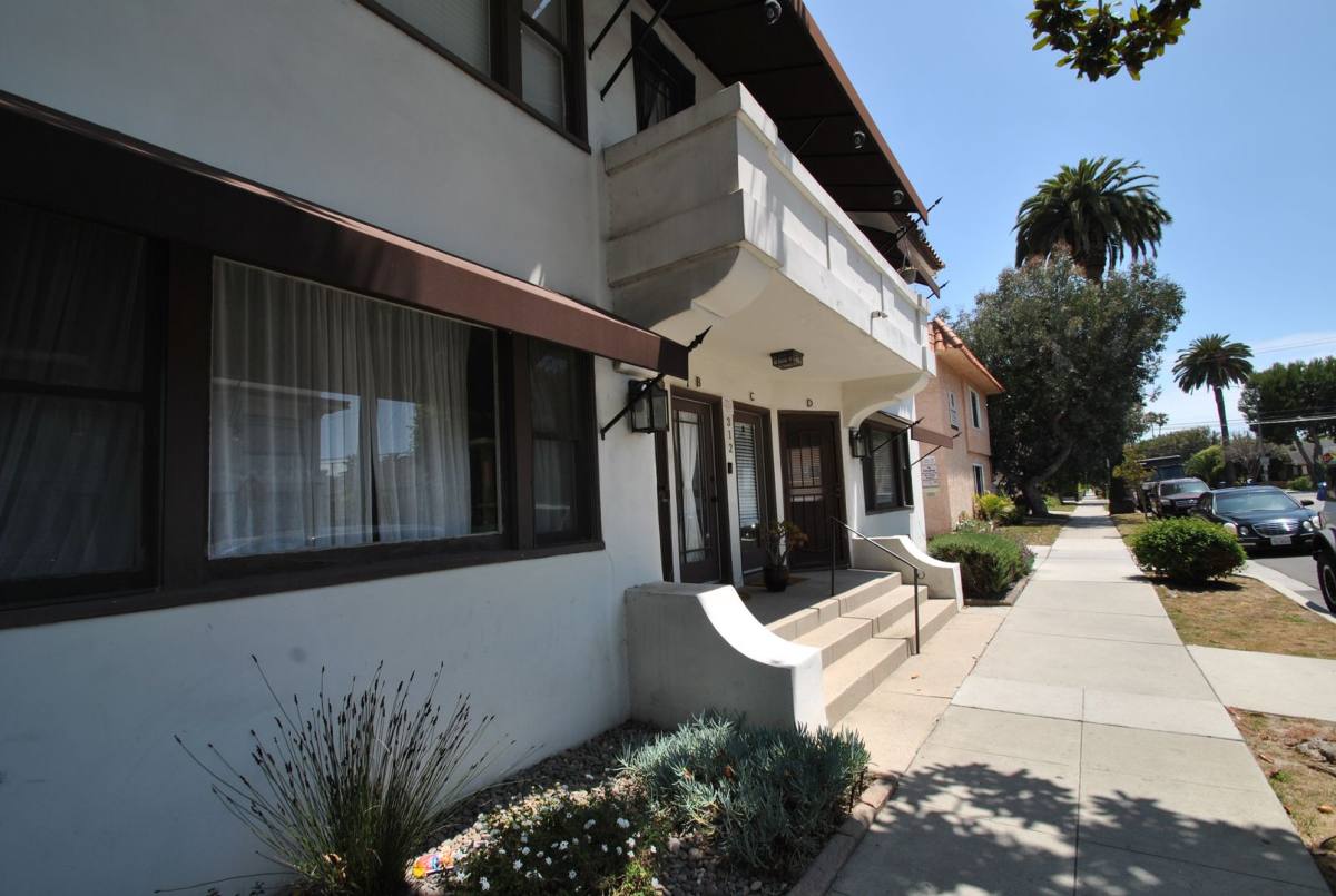 Apartment for rent at 312 Temple Ave, Long Beach, CA 90814
