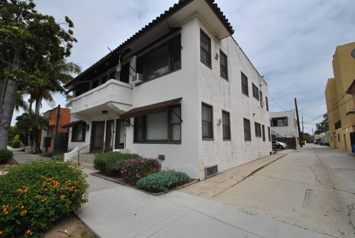 Apartment for rent at 312 Temple Ave, Long Beach, CA 90814