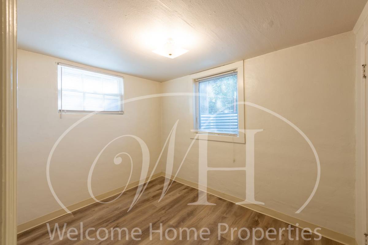 Apartment for rent at 228 SE 6th St, College Place, WA 99324