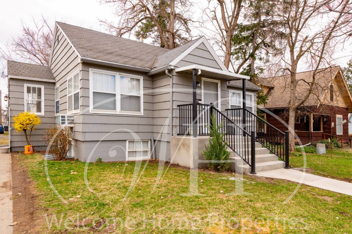 Apartment for rent at 228 SE 6th St, College Place, WA 99324