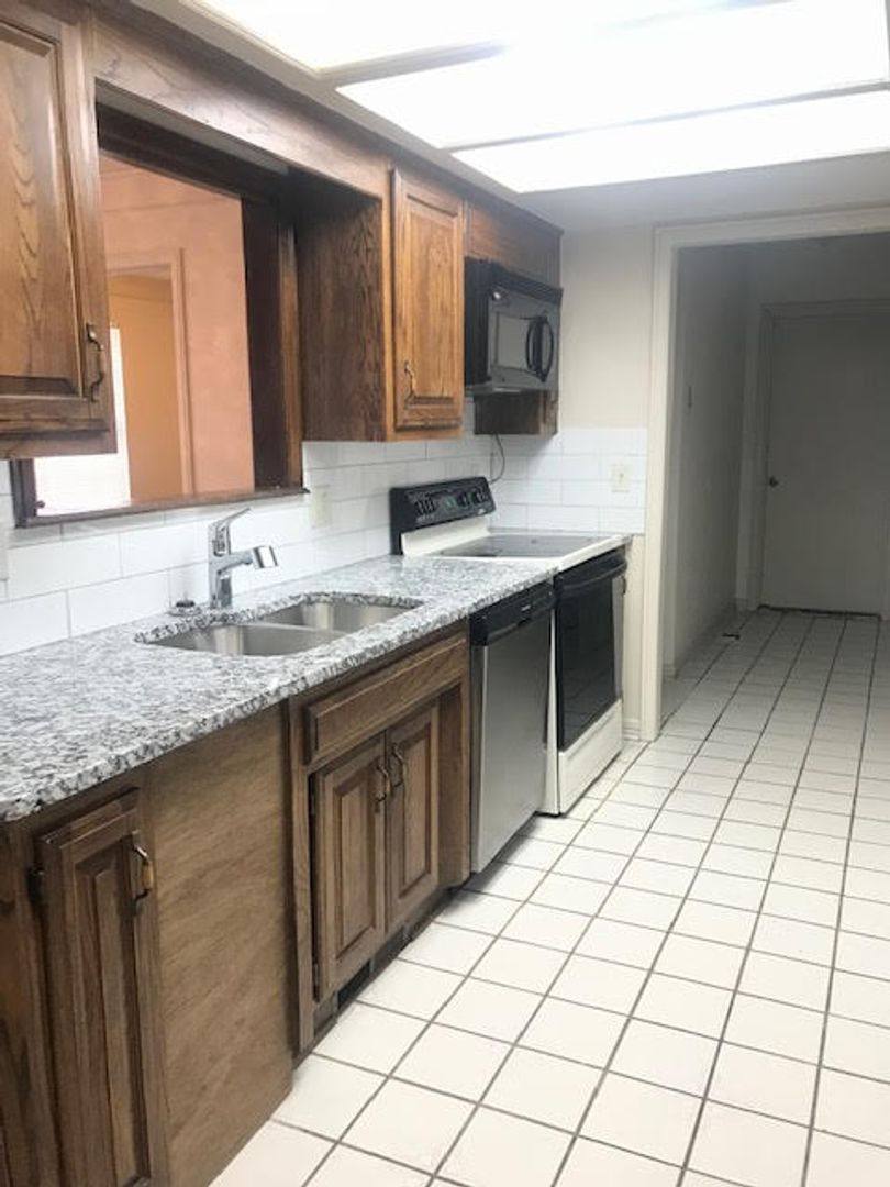 Condo for rent at 11906 Shady Trail Lane, Oklahoma City, OK 73120