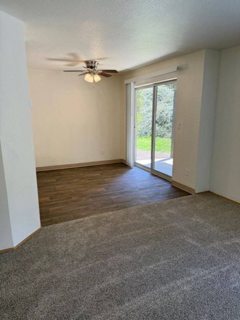 Townhouse for rent at 2511 Edenbower Blvd, Roseburg, OR 97471