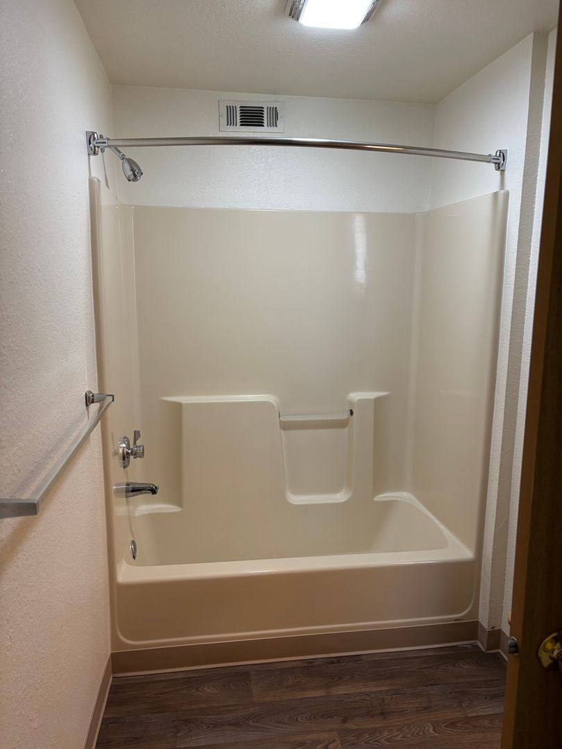Townhouse for rent at 2511 Edenbower Blvd, Roseburg, OR 97471