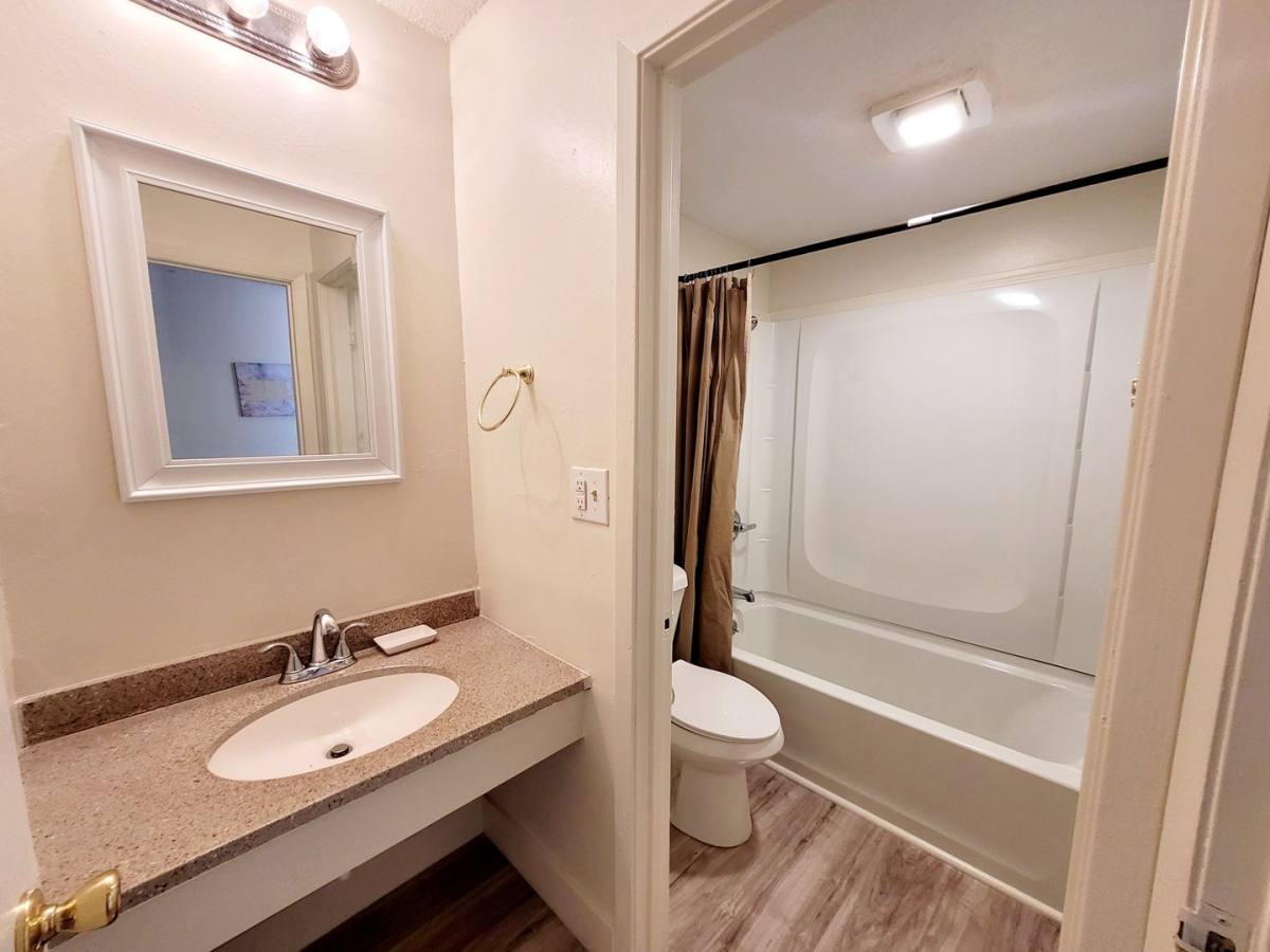 Apartment for rent at 3903 W Gadsden St #D, Pensacola, FL 32505