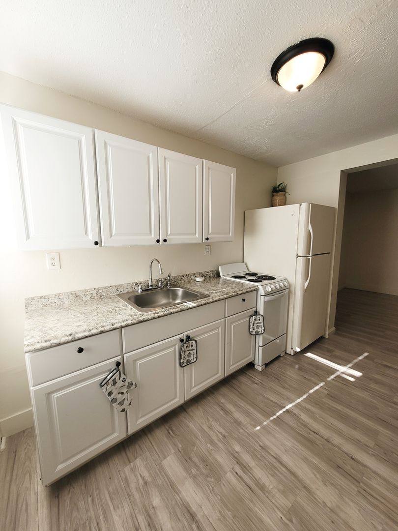 Apartment for rent at 3903 W Gadsden St #D, Pensacola, FL 32505