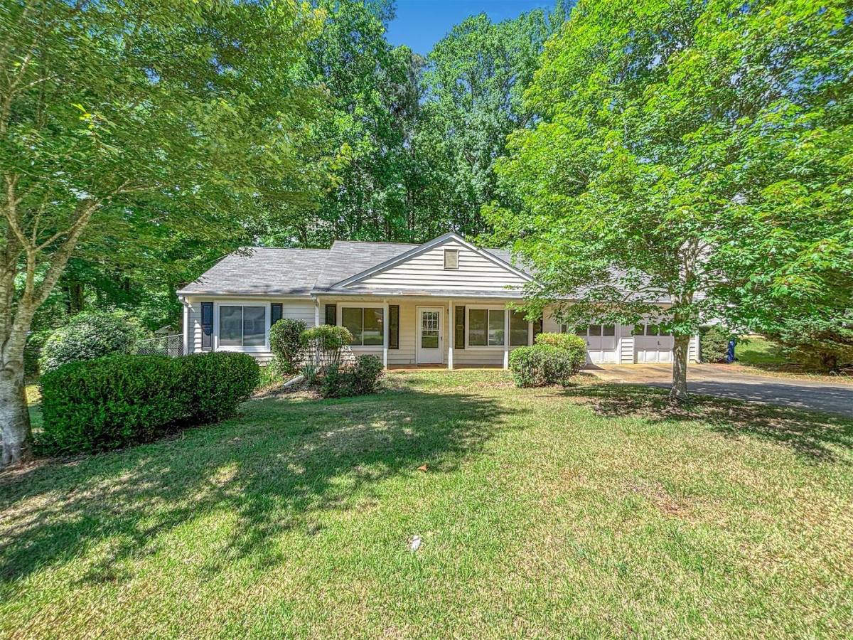 House for rent at 1497 Chaseway Circle, Powder Springs, GA 30127