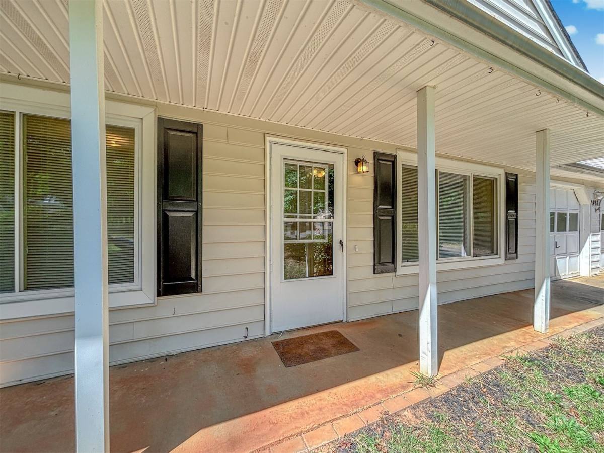 House for rent at 1497 Chaseway Circle, Powder Springs, GA 30127