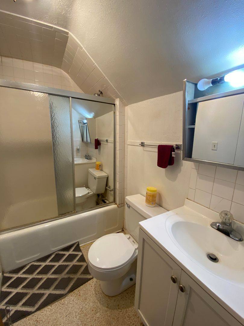 Apartment for rent at 5500 NE 14th St, Des Moines, IA 50313