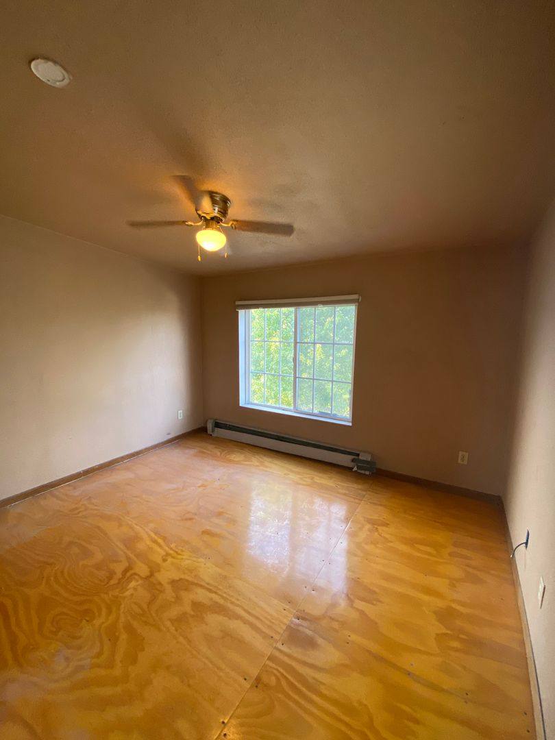 Apartment for rent at 5500 NE 14th St, Des Moines, IA 50313