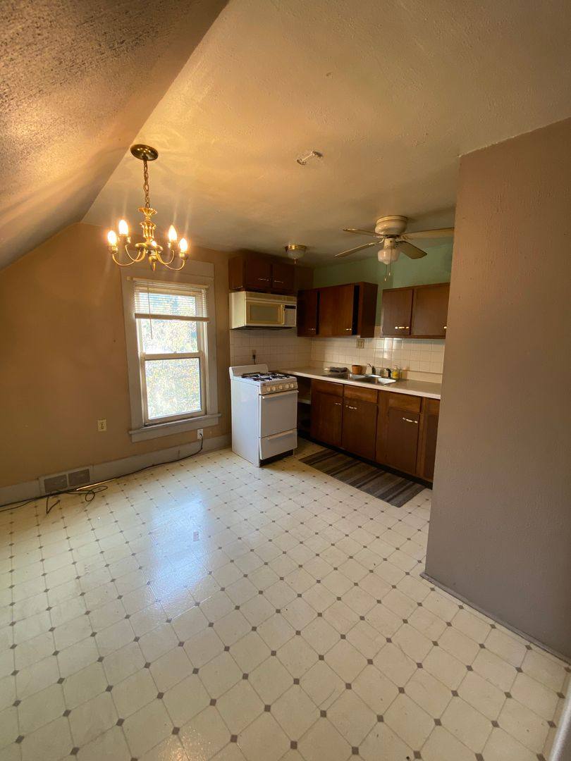 Apartment for rent at 5500 NE 14th St, Des Moines, IA 50313