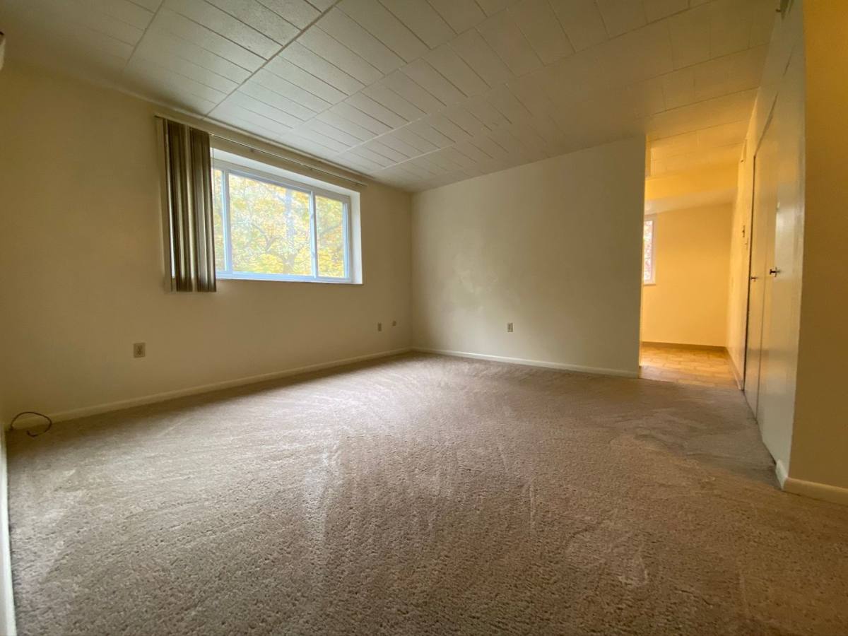 Apartment for rent at 600 Virginia Ave, Oakmont, PA 15139