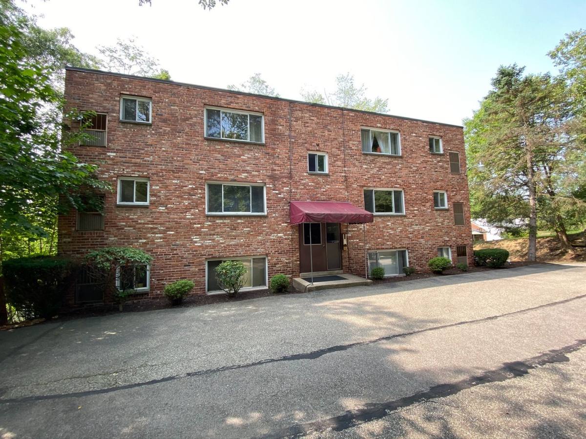 Apartment for rent at 600 Virginia Ave, Oakmont, PA 15139