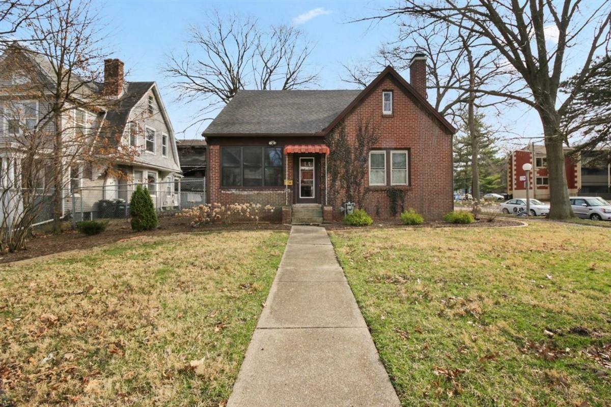 House for rent at 713 W Green St, Urbana, IL 61801