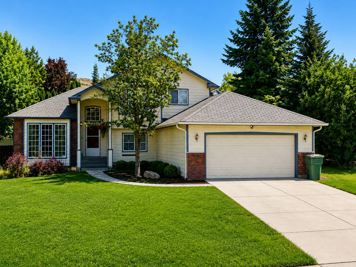 House for rent at 8814 N Farmdale St, Spokane, WA 99208