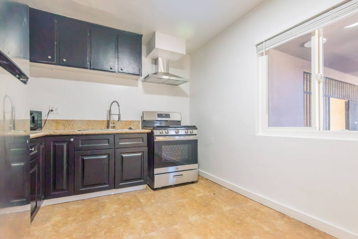 Apartment for rent at 13135 Vanowen St, North Hollywood, CA 91605