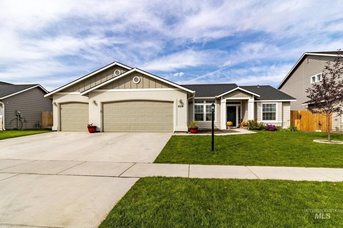 House for rent at 6574 E Fairmount St, Nampa, ID 83687