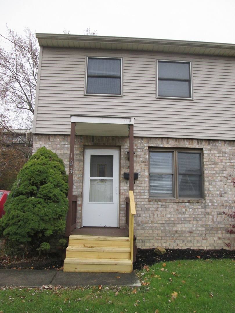 Townhouse for rent at 103 Hazel St, Girard, OH 44420