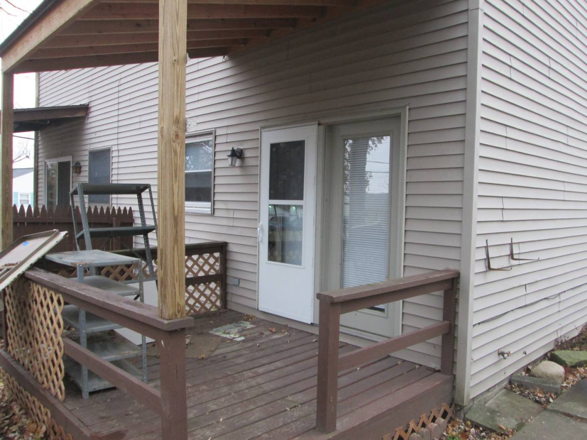 Townhouse for rent at 103 Hazel St, Girard, OH 44420