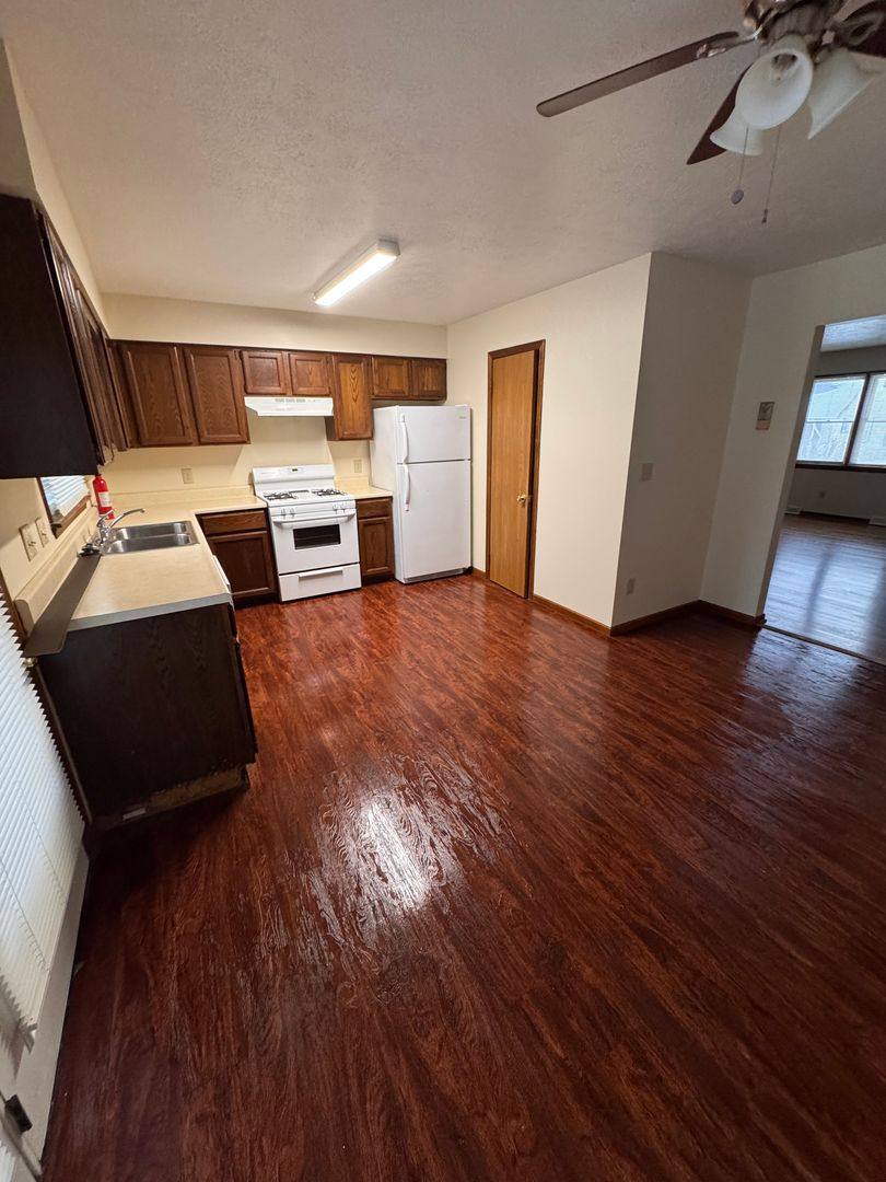 Townhouse for rent at 103 Hazel St, Girard, OH 44420