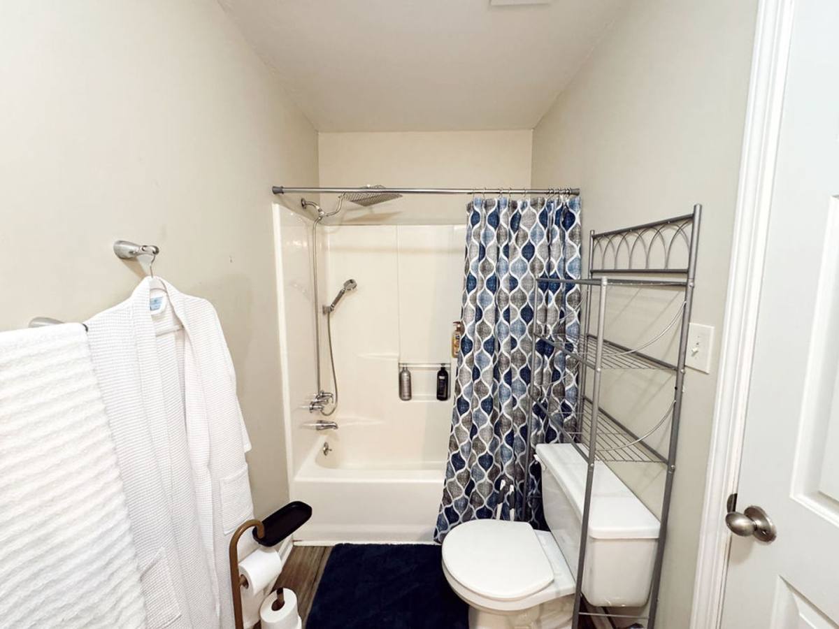 Apartment for rent at 88 Creek Side Dr, Commerce, GA 30529