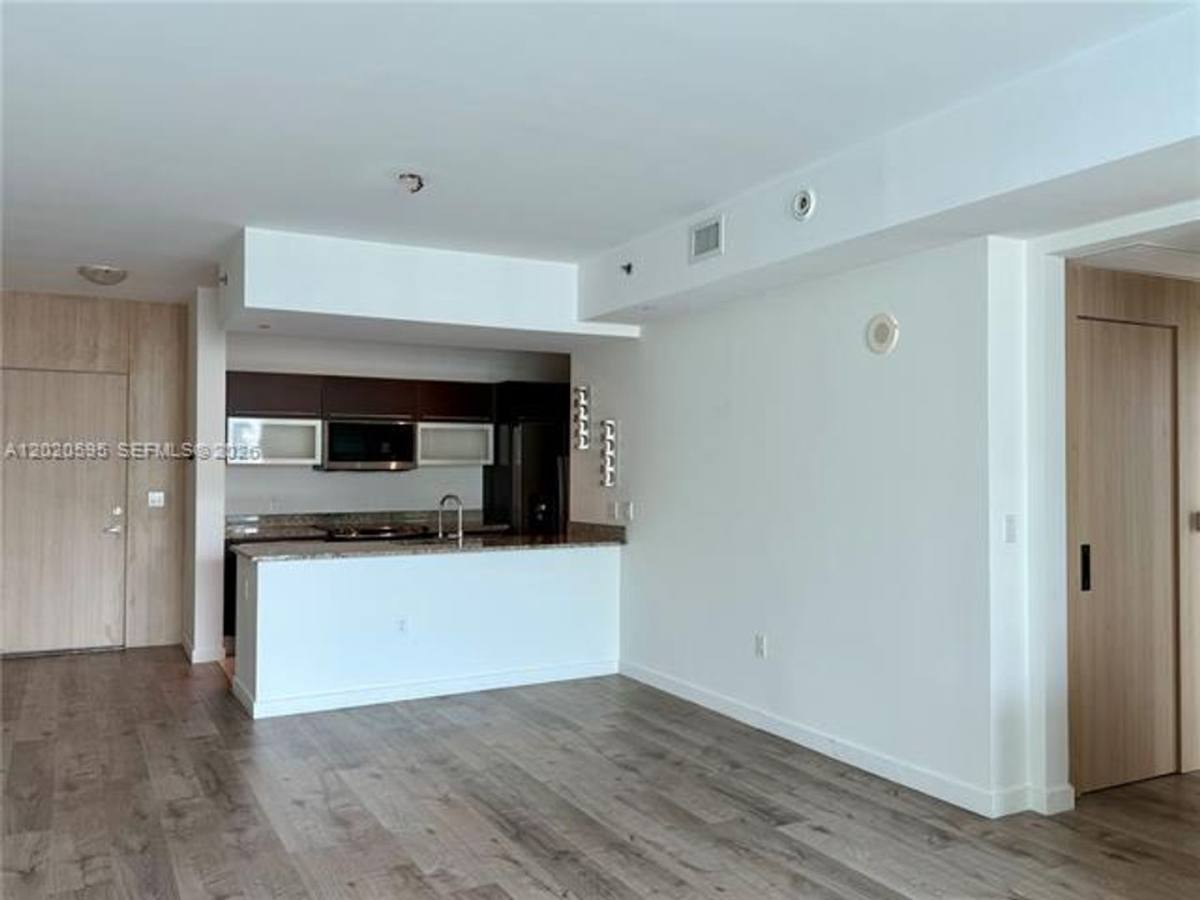 Apartment for rent at 951 Brickell Ave, Miami, FL 33131