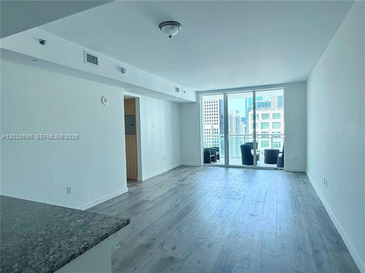Apartment for rent at 951 Brickell Ave, Miami, FL 33131