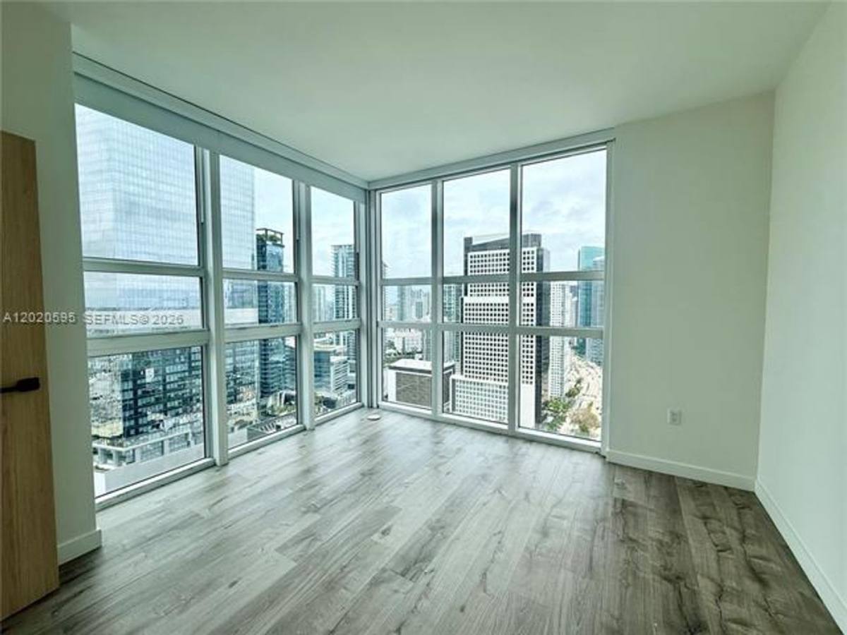 Apartment for rent at 951 Brickell Ave, Miami, FL 33131